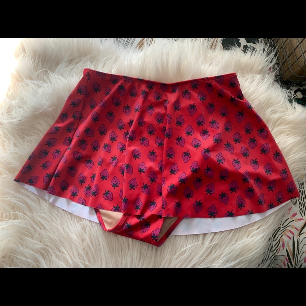 Kortni Jeane short strawberry skirt